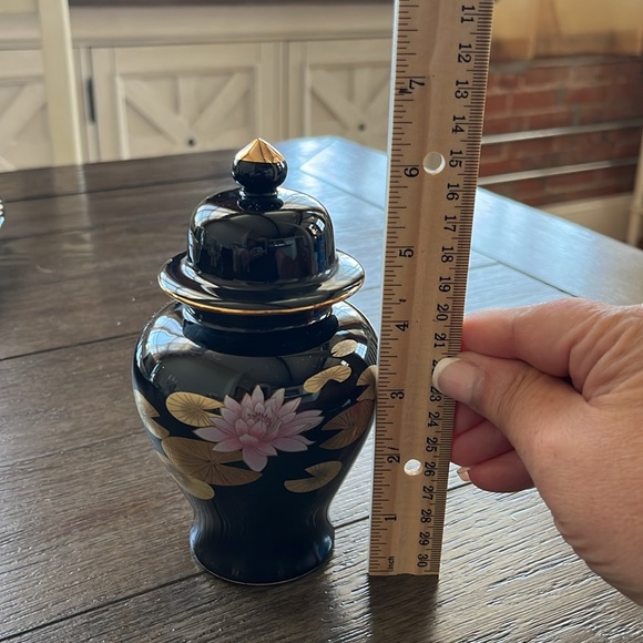 Lotus Otagiri Japan Lidded Black With Gold and Pink Flower Urn - Picture 2 of 8
